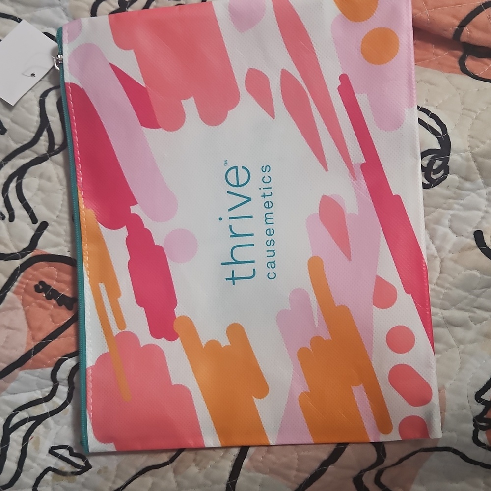 Thrive causemetics bag.